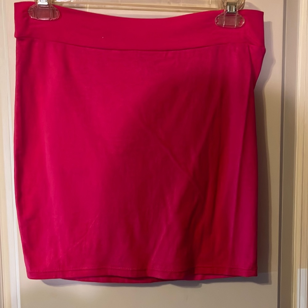 CLUB WEAR stretch material pink 13” long brand new